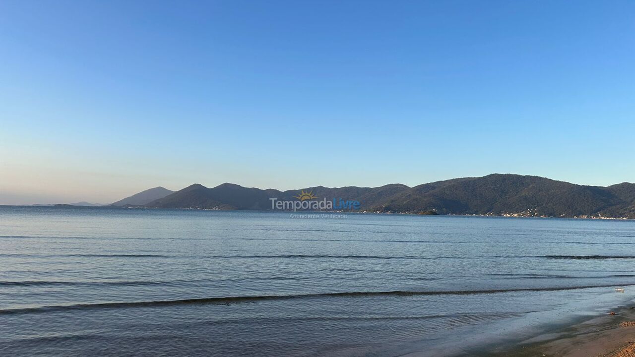 Apartamento para aluguel de temporada em Palhoça (Praia do Sonho)