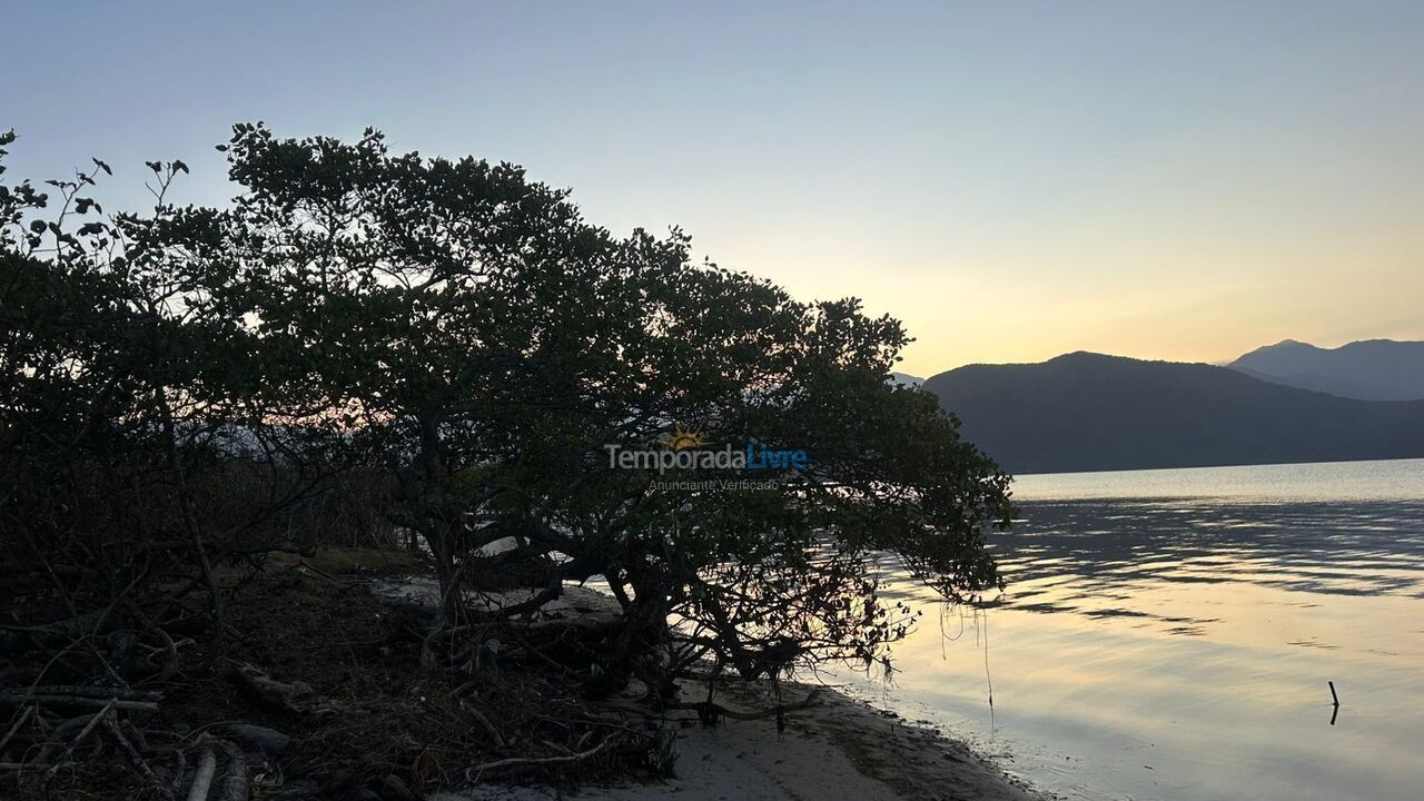 Apartamento para aluguel de temporada em Palhoça (Praia do Sonho)