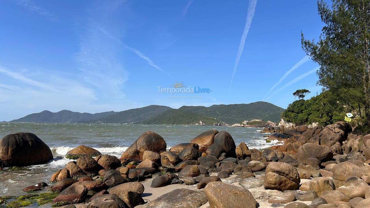 Apartamento para aluguel de temporada em Palhoça (Praia do Sonho)