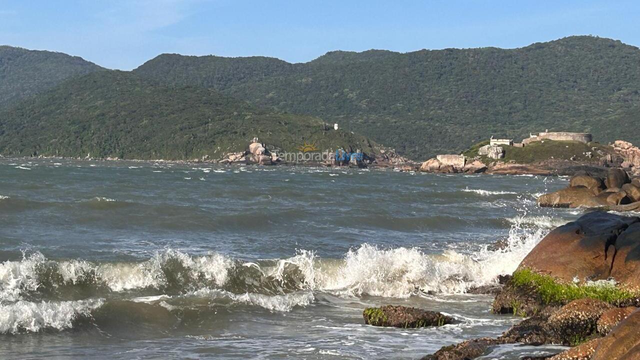 Apartamento para aluguel de temporada em Palhoça (Praia do Sonho)