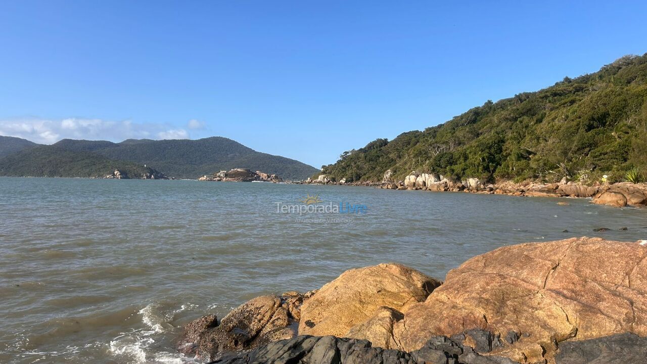 Apartamento para aluguel de temporada em Palhoça (Praia do Sonho)