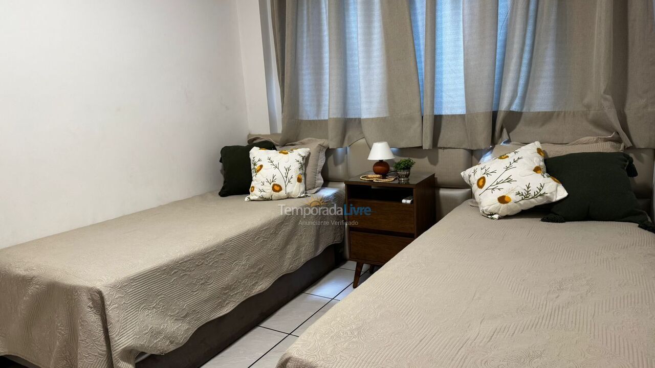 Apartamento para aluguel de temporada em Itapema (Meia Praia)