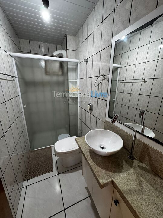 Apartamento para aluguel de temporada em Itapema (Meia Praia)