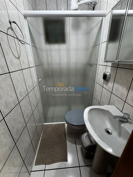 Apartamento para aluguel de temporada em Itapema (Meia Praia)