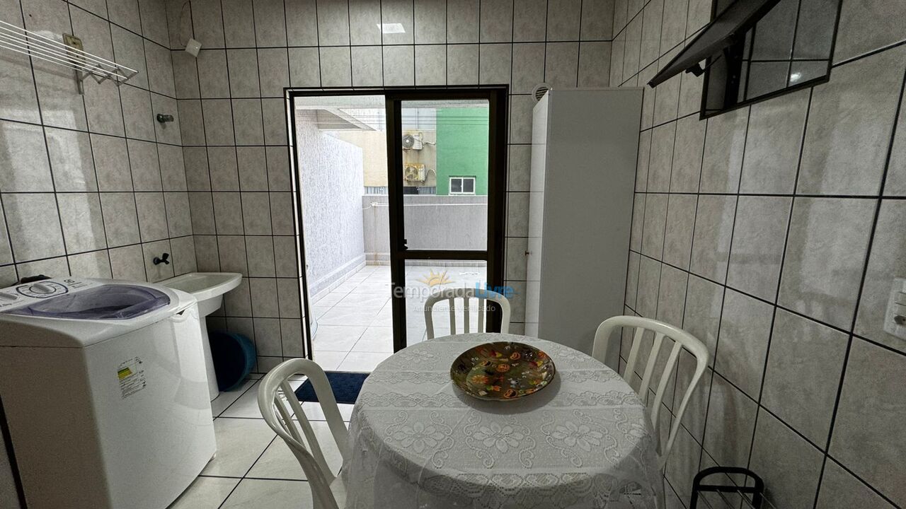 Apartamento para aluguel de temporada em Itapema (Meia Praia)