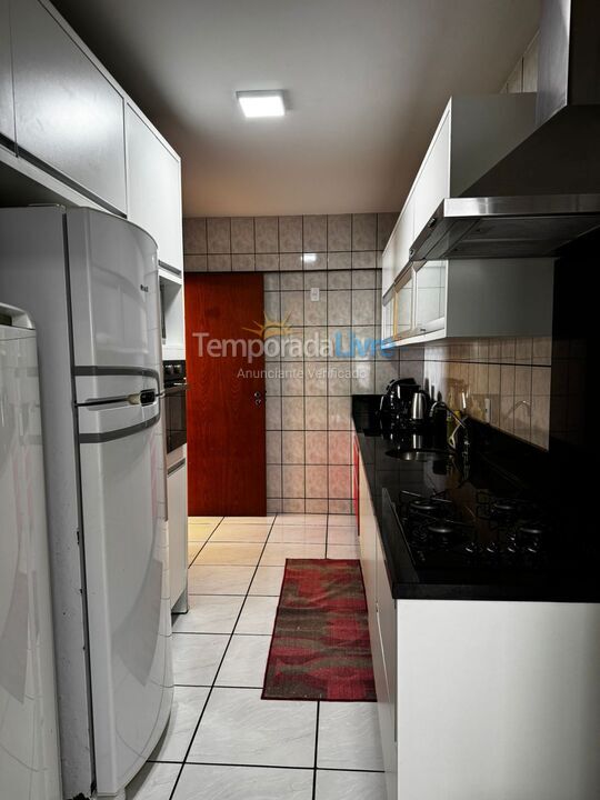 Apartamento para aluguel de temporada em Itapema (Meia Praia)