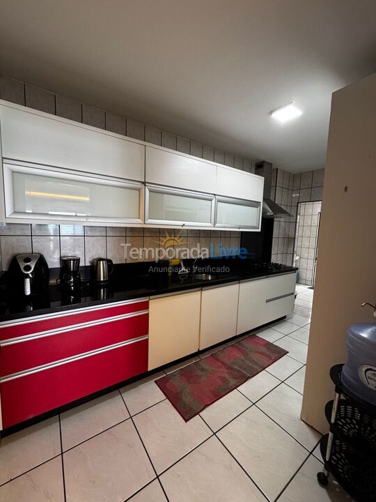 Apartamento para aluguel de temporada em Itapema (Meia Praia)