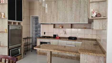 Alugo sobrado em Ubatuba São Francisco do Sul- SC