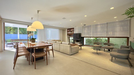 Casa de lujo en condominio cerrado, capacidad hasta 10 personas.