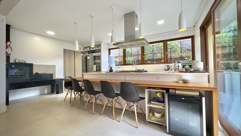 Casa de lujo en condominio cerrado, capacidad hasta 10 personas.