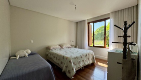 Casa de lujo en condominio cerrado, capacidad hasta 10 personas.