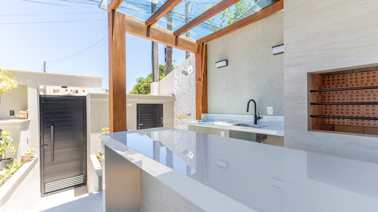 House for vacation rental in Bombinhas (Praia de Zimbros)