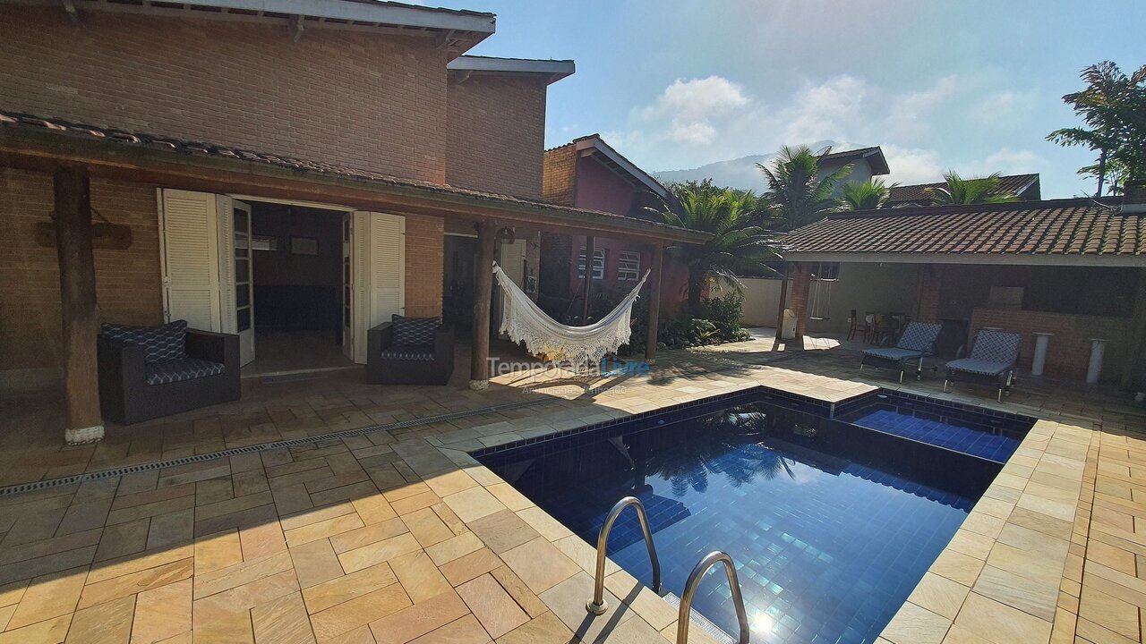 Casa para aluguel de temporada em Ubatuba (Itamambuca)