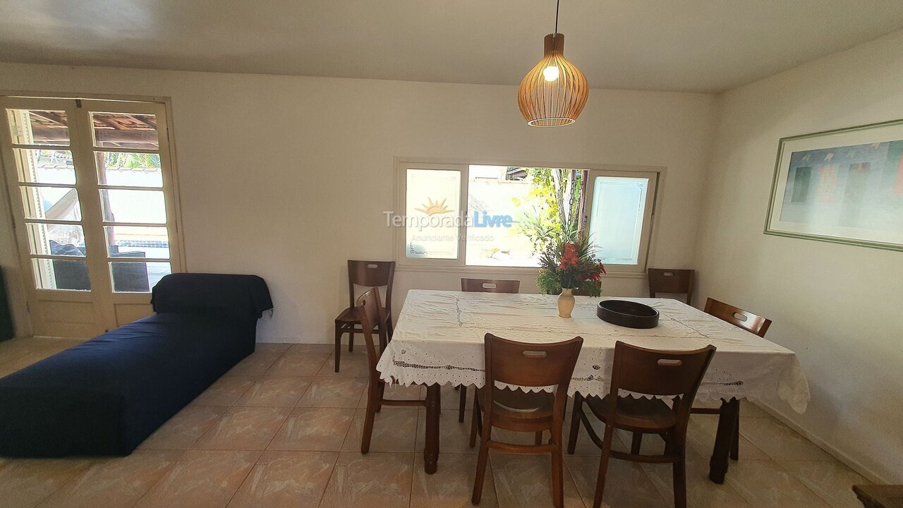 Casa para aluguel de temporada em Ubatuba (Itamambuca)