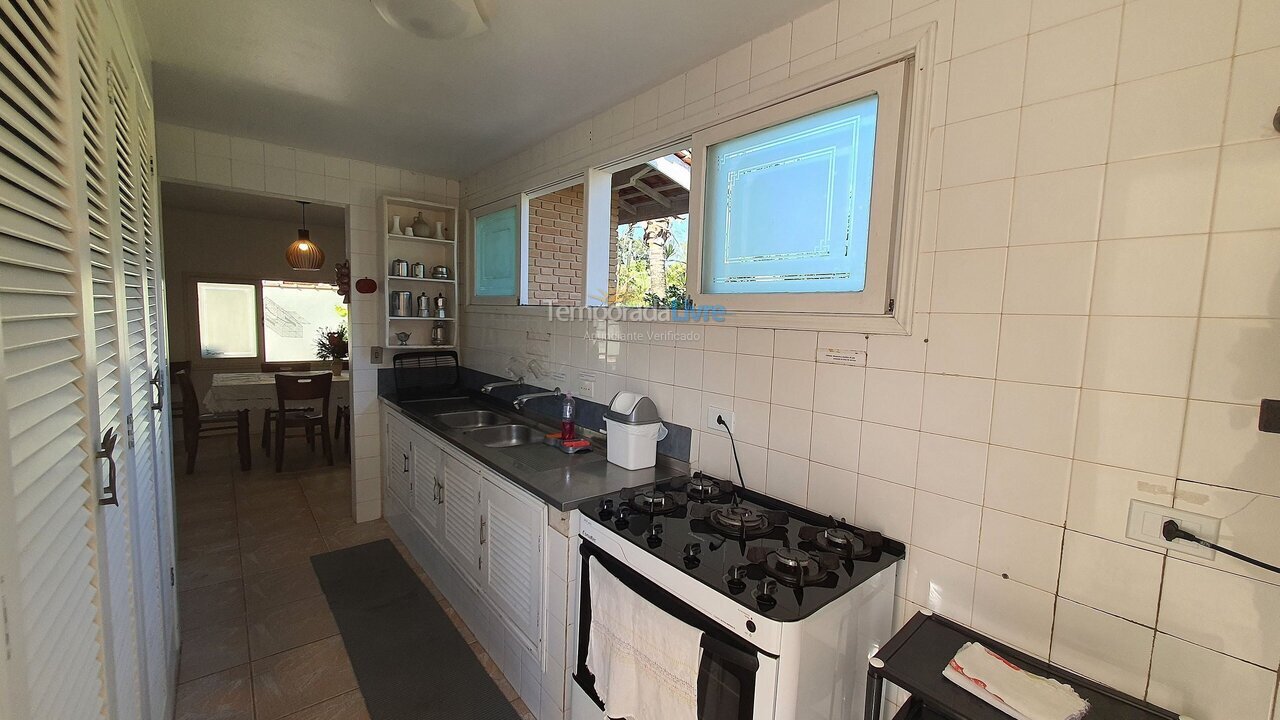 Casa para aluguel de temporada em Ubatuba (Itamambuca)