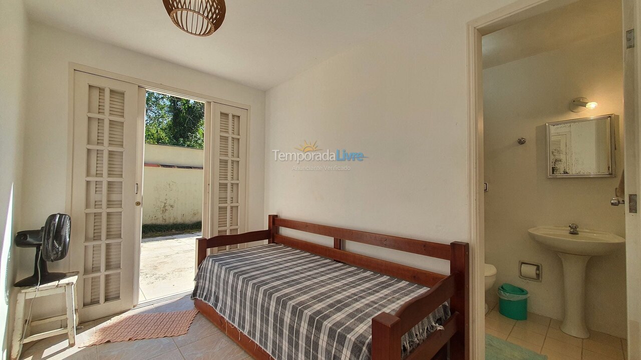 Casa para aluguel de temporada em Ubatuba (Itamambuca)