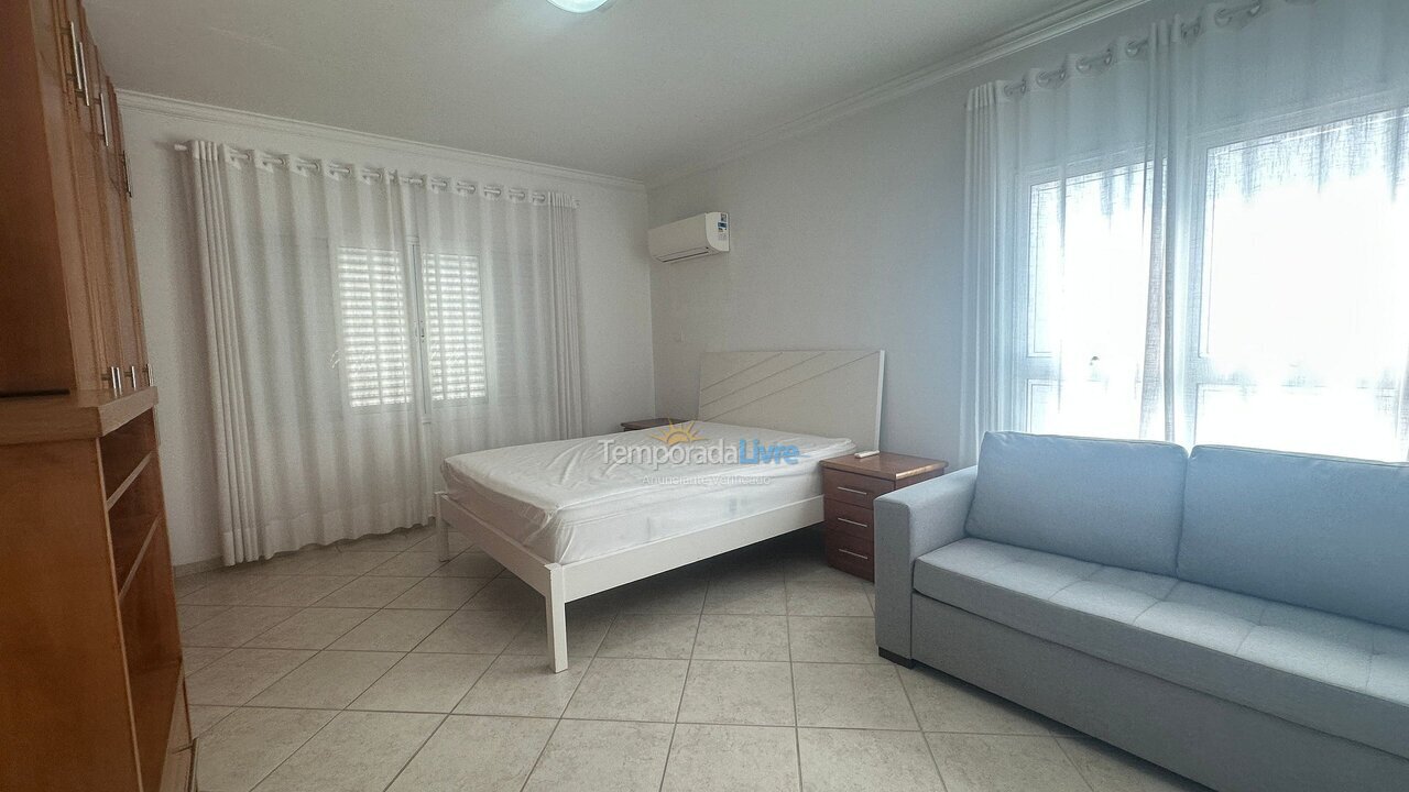 Chácara / sítio para aluguel de temporada em Bertioga (Riviera de São Lourenço)