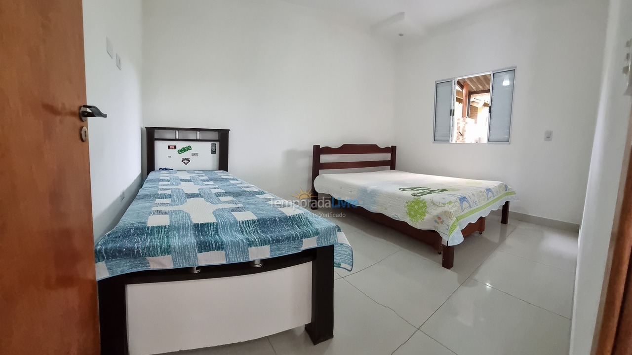 Casa para alquiler de vacaciones em Ubatuba (Praia do Lázaro)