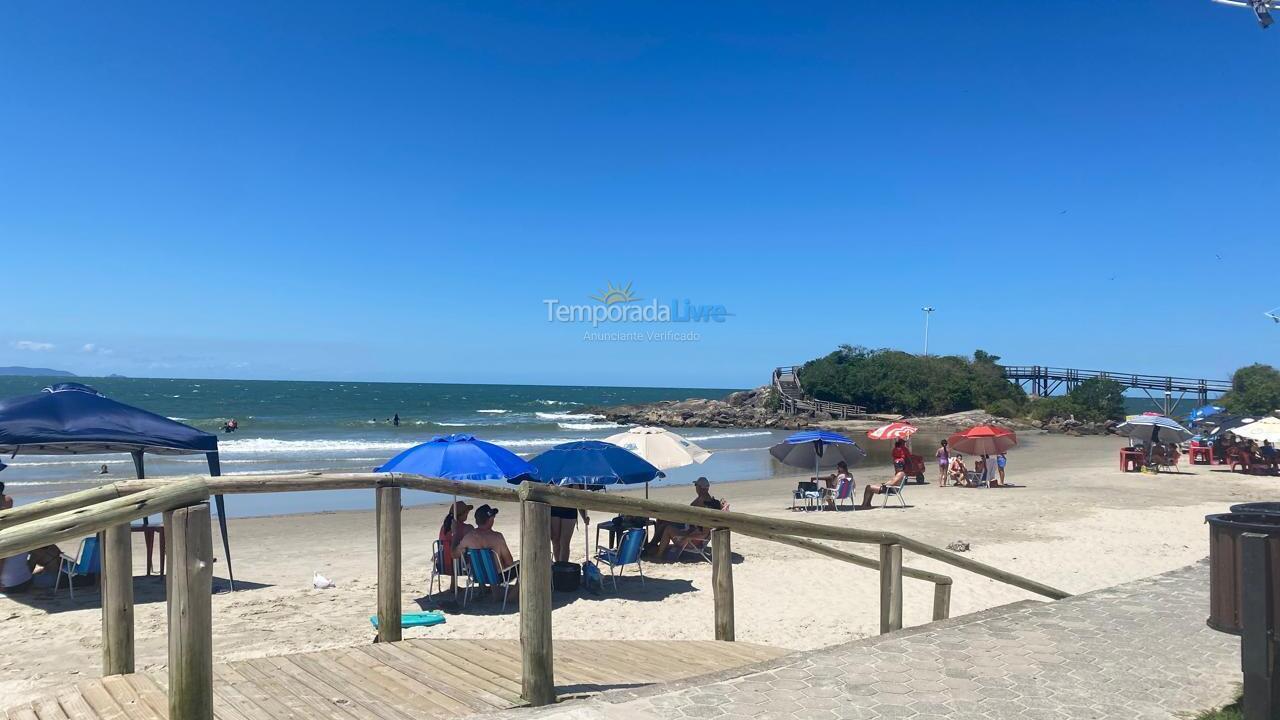 Apartamento para aluguel de temporada em Itapoá (Itapema do Norte)