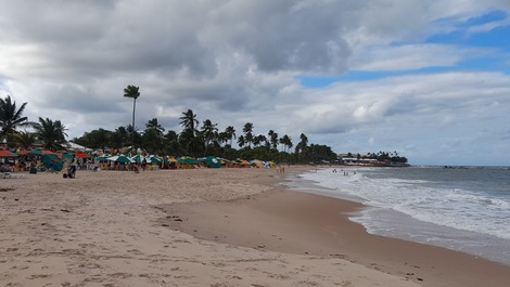 Guarajuba, beach and pool, bedroom and cozy living room