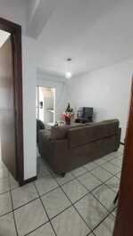 5 Min do Mar! Apto 2 Dorm, Churrasqueira e Ar nos Quartos. 7 Pessoas