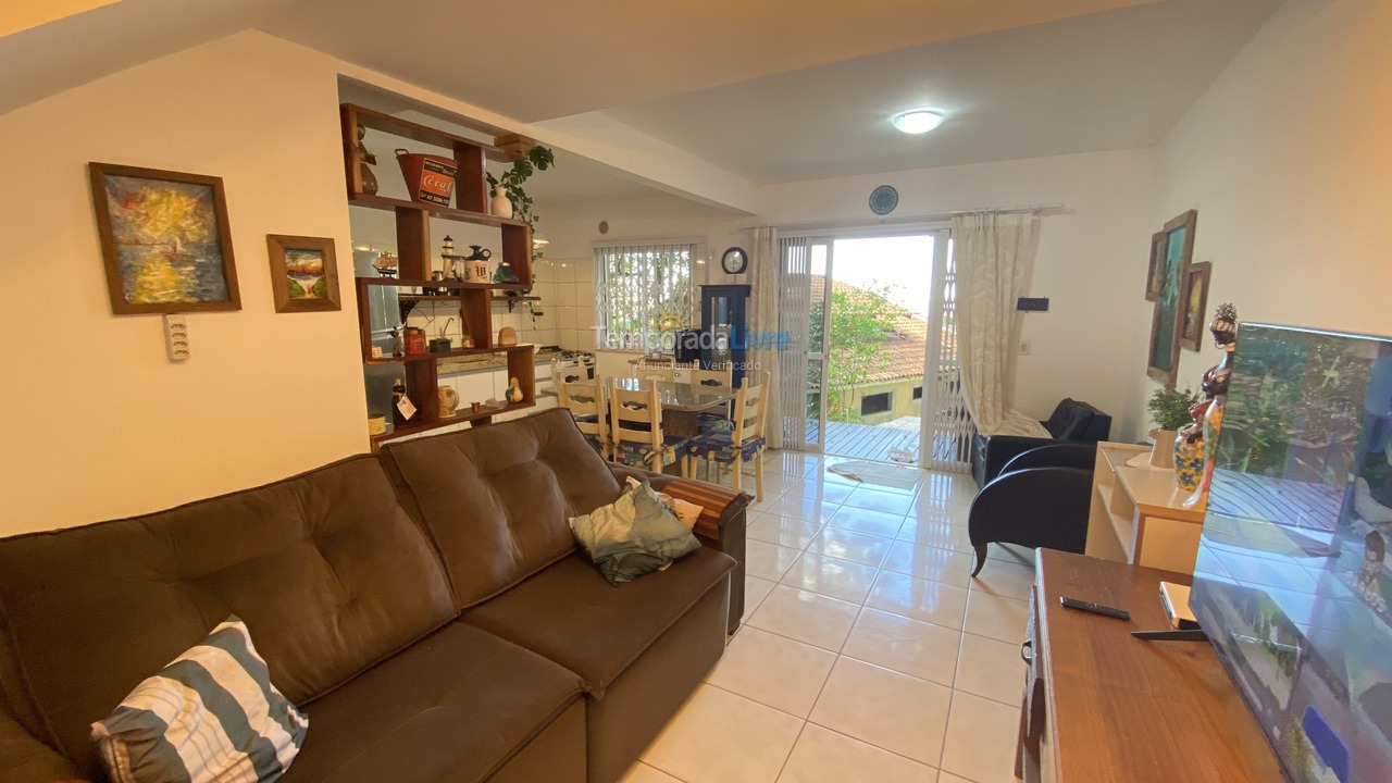 Casa para aluguel de temporada em Bombinhas (Praia Bombinhas)