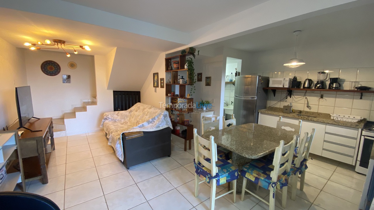 Casa para aluguel de temporada em Bombinhas (Praia Bombinhas)