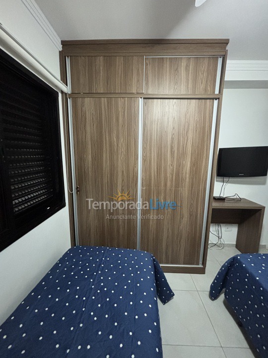 Apartamento para aluguel de temporada em Guarujá (Pitangueiras)