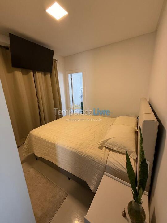 Apartamento para aluguel de temporada em Governador Celso Ramos (Praia de Palmas)