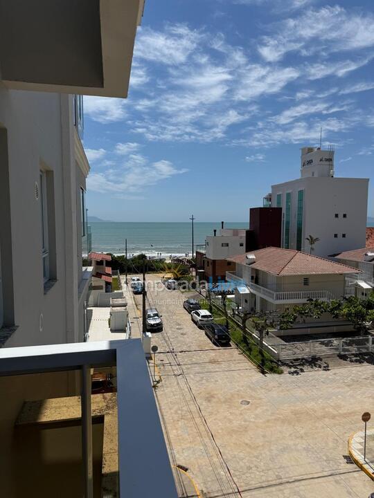 Apartamento para aluguel de temporada em Governador Celso Ramos (Praia de Palmas)