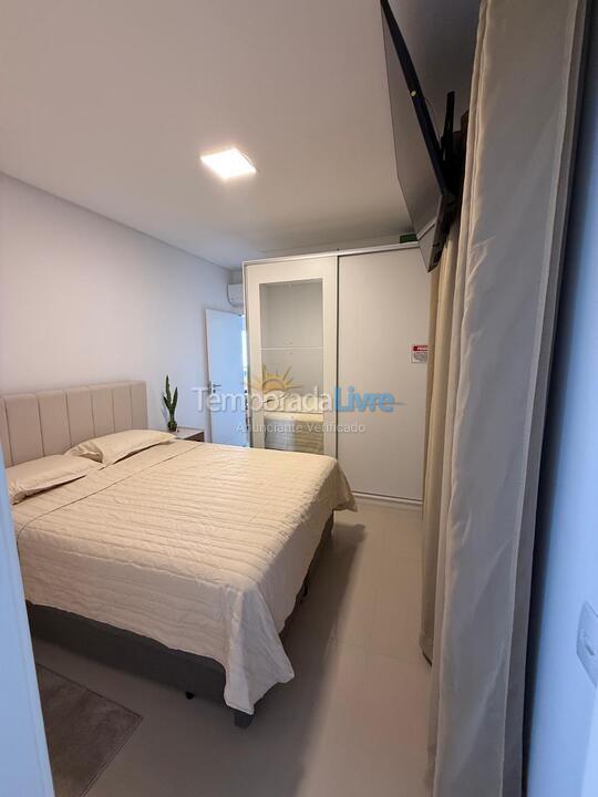 Apartamento para aluguel de temporada em Governador Celso Ramos (Praia de Palmas)