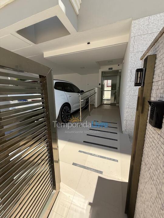 Apartamento para aluguel de temporada em Governador Celso Ramos (Praia de Palmas)