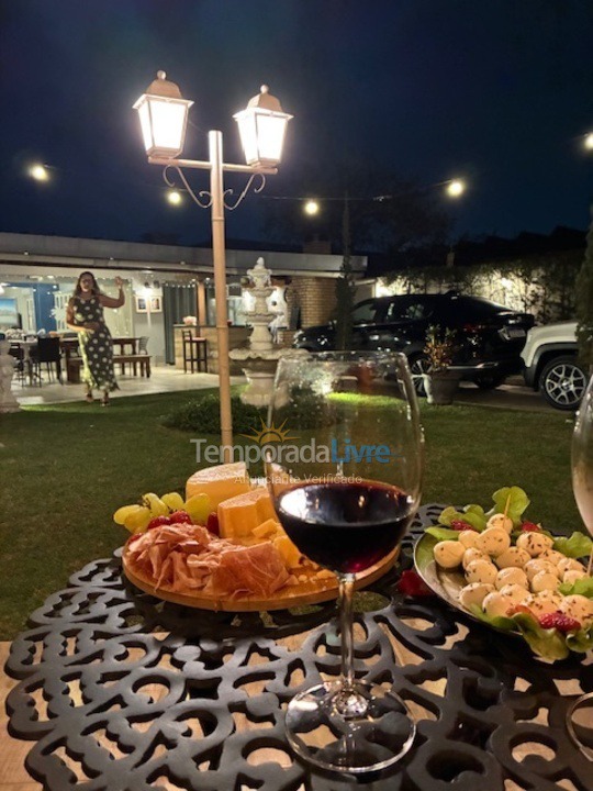 Casa para aluguel de temporada em Guarujá (Maré Mansa)