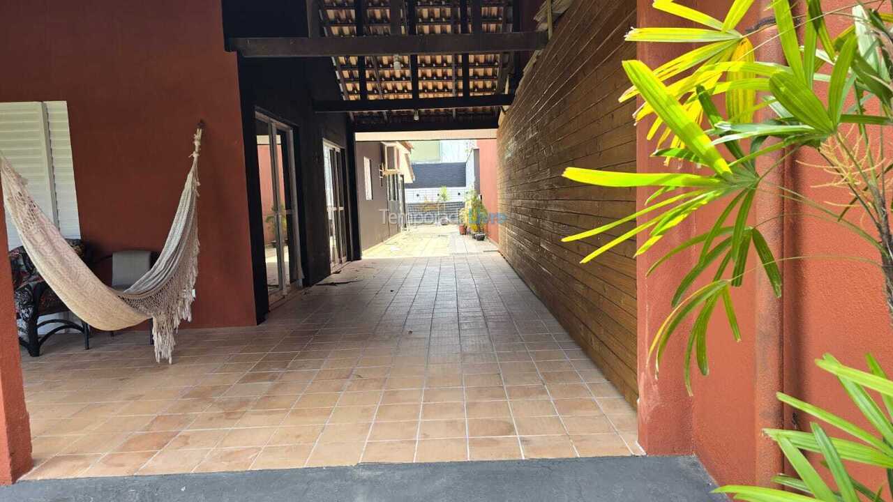 Casa para aluguel de temporada em Guaratuba (Praia Central)
