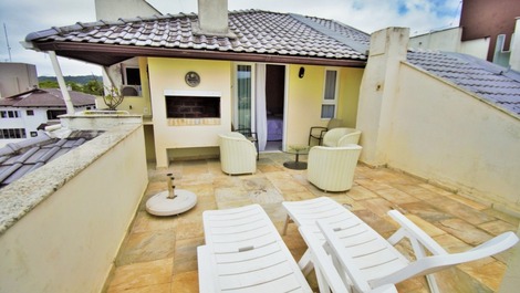 Cobertura no centrinho de Jurerê internacional