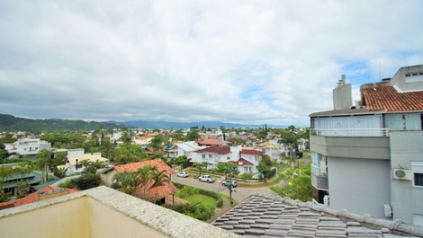 Cobertura no centrinho de Jurerê internacional