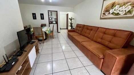 Apartment next to Russi e Russi Shopping Mall, one block from the beach.