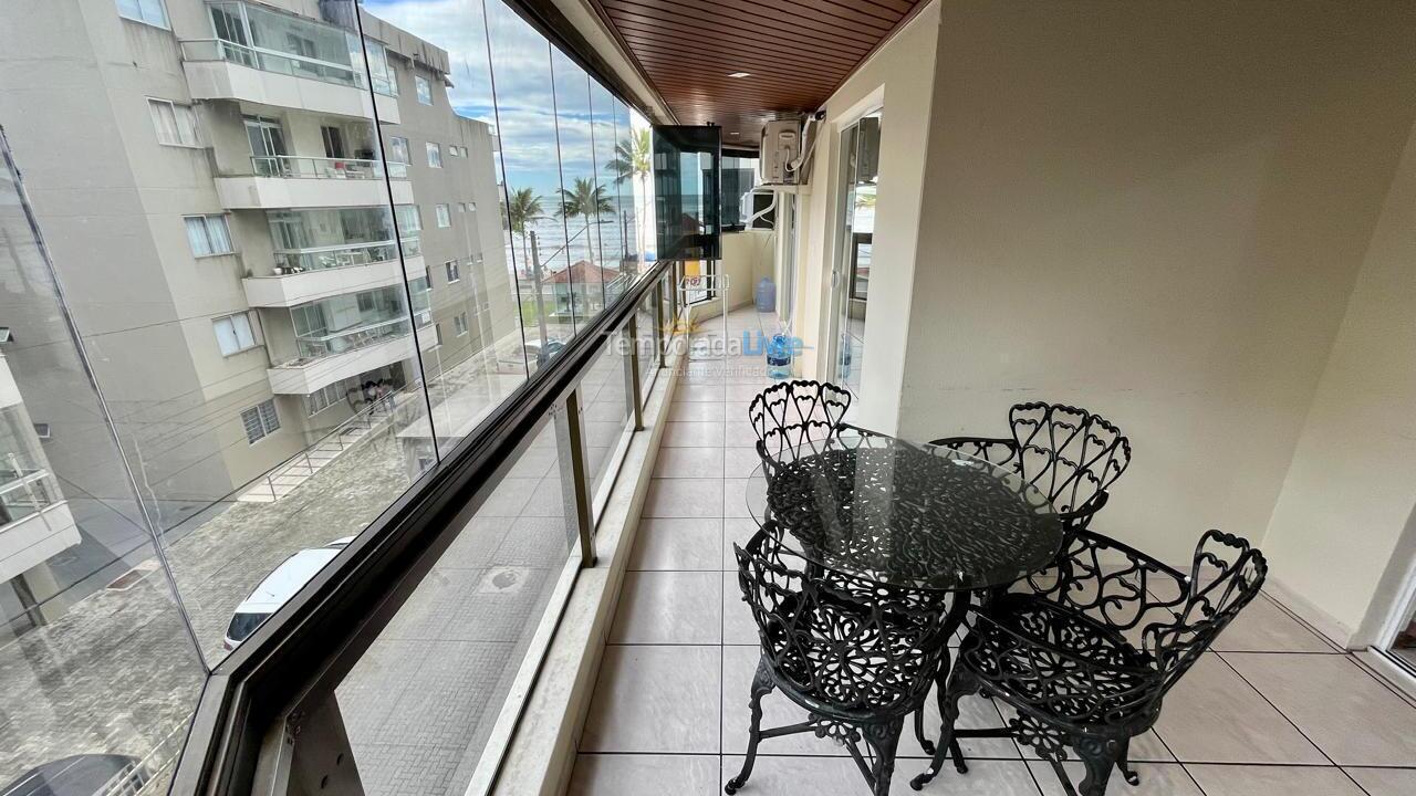 Apartment for vacation rental in Itapema (Meia Praia)