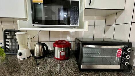 Apartment next to Russi e Russi Shopping Mall, one block from the beach.