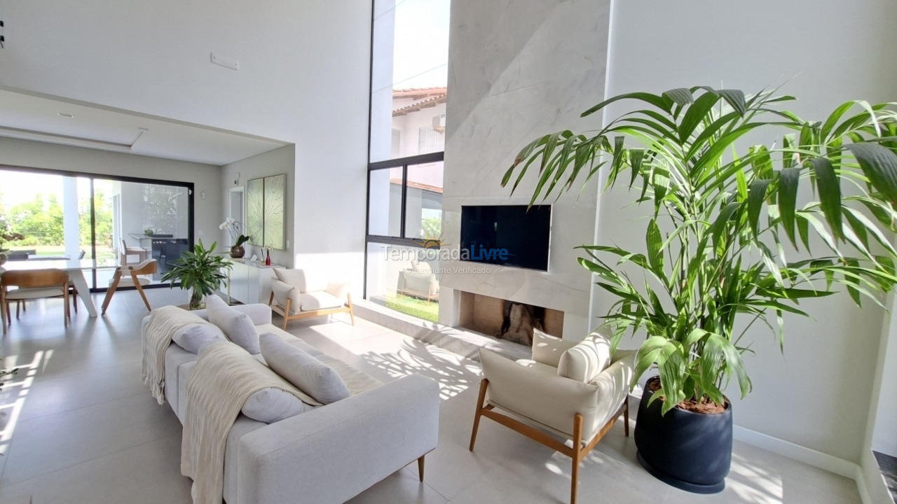 Casa para alquiler de vacaciones em Florianópolis (Praia da Daniela)