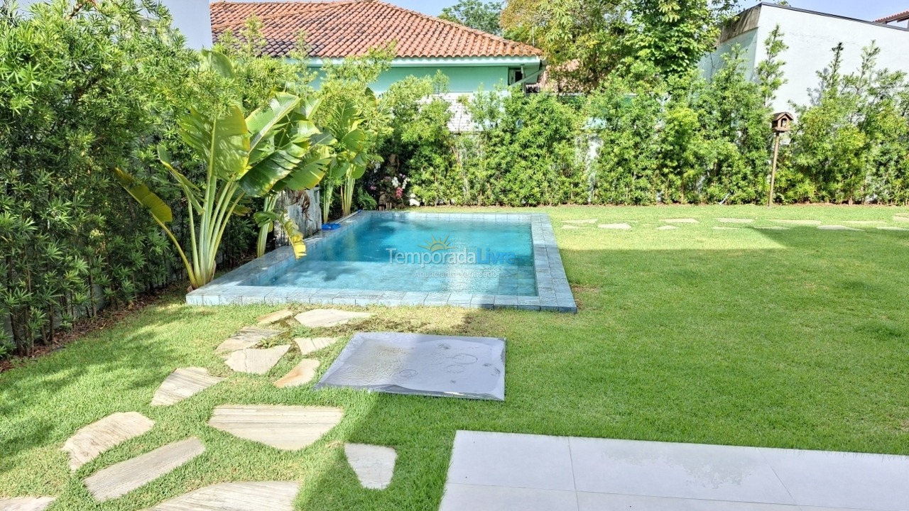 Casa para alquiler de vacaciones em Florianópolis (Praia da Daniela)