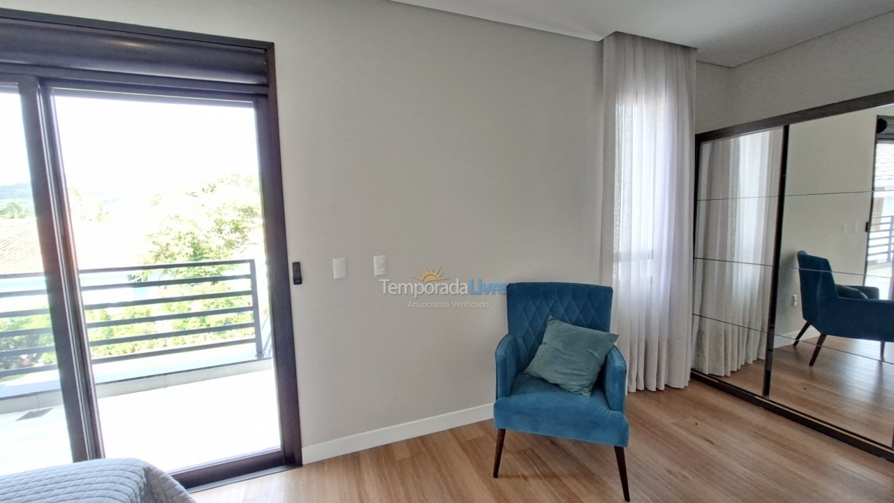 Casa para alquiler de vacaciones em Florianópolis (Praia da Daniela)