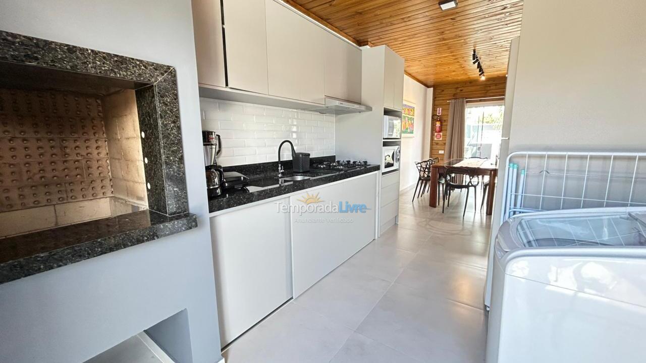 Casa para aluguel de temporada em Bombinhas (Mariscal)