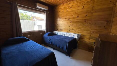 CASA COM PISCINA PARA LOCAÇÃO PRAIA DE MARISCAL