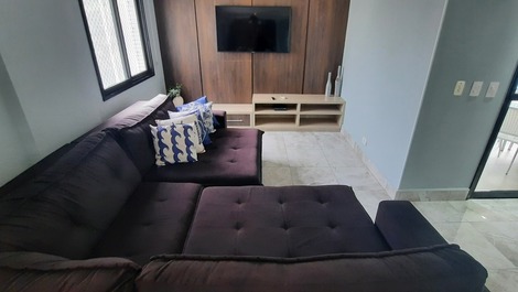 HIGH STANDARD 3 BEDROOMS SUITE AIR CONDITIONING 3 POOLS 2 GARAGES