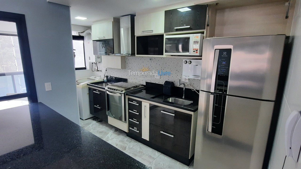 Apartment for vacation rental in Guarujá (Pitangueiras)