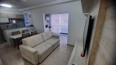 Apartamento Estándar Piso en Pitangueiras, a una cuadra de la playa.