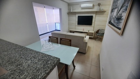Apartamento Estándar Piso en Pitangueiras, a una cuadra de la playa.