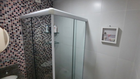 Apartamento Estándar Piso en Pitangueiras, a una cuadra de la playa.