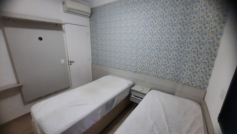 Apartamento Estándar Piso en Pitangueiras, a una cuadra de la playa.